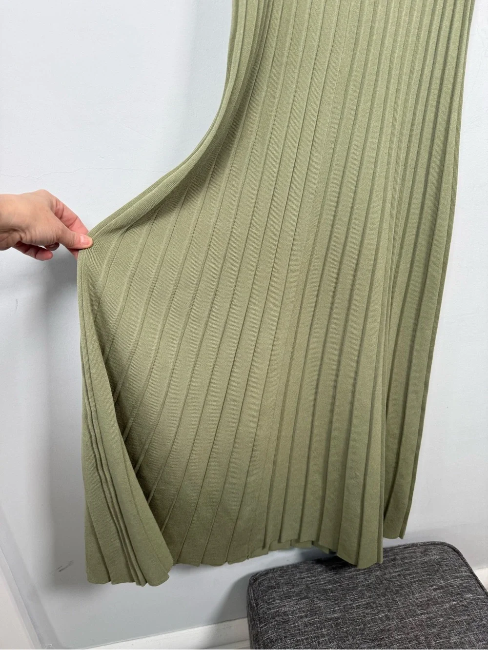 Lalavon Sleeveless Olive Ribbed V-Neck Maxi Dress, Size M, Great Condition!